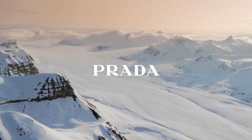 Музыка из рекламы Prada - Holiday (Julia Garner, Louis Patridge)