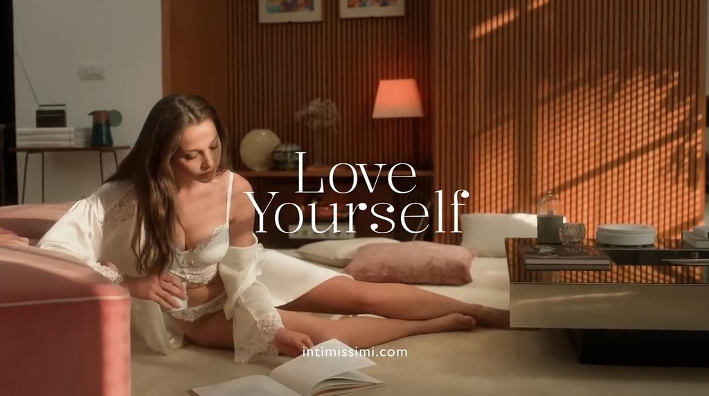 Музыка из рекламы Intimissimi - Love Yourself - Valentine's Day