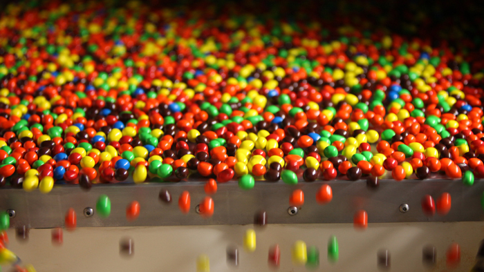 Музыка и видеоролик из рекламы M&M's - River of Chocolate Музыка и видеоролик из рекламы M&M's - River of Chocolate
