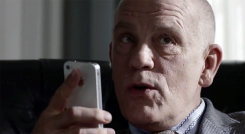 Музыка и видеоролик из рекламы Apple - iPhone 4S - John Malkovich Музыка и видеоролик из рекламы Apple - iPhone 4S - John Malkovich