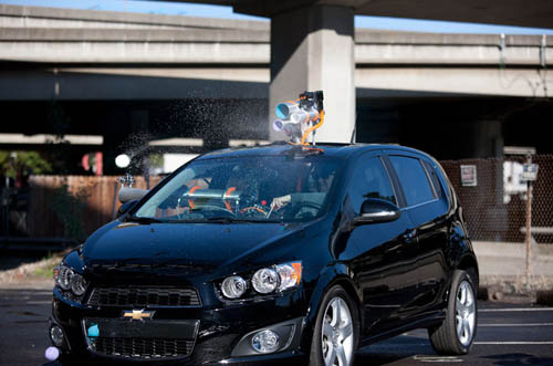 Музыка и видеоролик из рекламы Chevrolet (Chevy) Sonic Stunts - Street Art Robot Музыка и видеоролик из рекламы Chevrolet (Chevy) Sonic Stunts - Street Art Robot