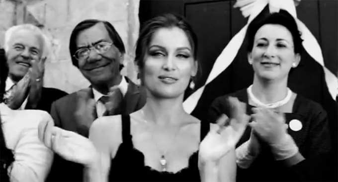Музыка и видеоролик из рекламы Dolce & Gabbana - Pour Femme and Pour Homme (Laetitia Casta & Noah Mills)