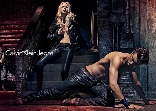 Музыка и видеоролик из рекламы Calvin Klein Jeans - Fall Музыка и видеоролик из рекламы Calvin Klein Jeans - Fall
