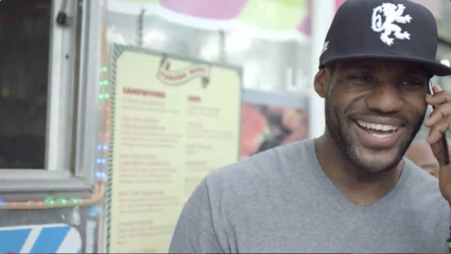 Музыка и видеоролик из рекламы Samsung Galaxy Note II - LeBron's Day Музыка и видеоролик из рекламы Samsung Galaxy Note II - LeBron's Day