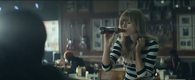 Музыка и видеоролик из рекламы Diet Coke - Music That Moves