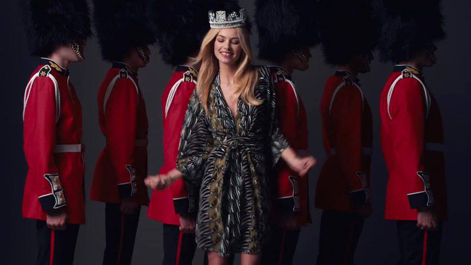 Музыка и видеоролик из рекламы Banana Republic - Issa London Музыка и видеоролик из рекламы Banana Republic - Issa London