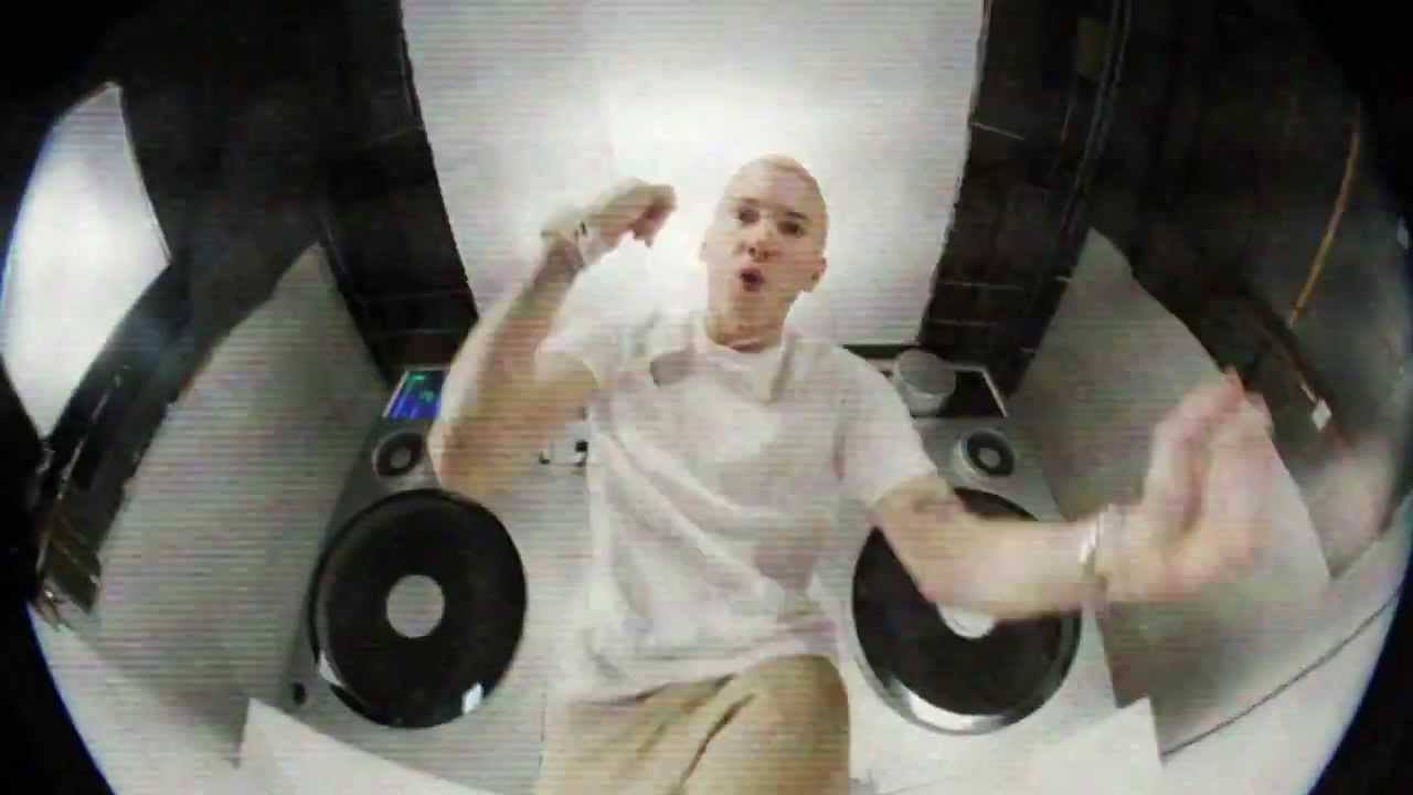 Музыка и видеоролик из рекламы Beats by Dr Dre - New Beats Studio (Eminem) Музыка и видеоролик из рекламы Beats by Dr Dre - New Beats Studio (Eminem)
