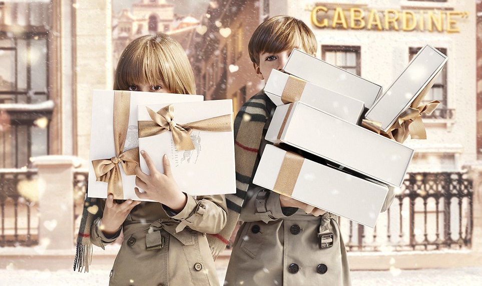 Музыка и видеоролик из рекламы Burberry - With Love Музыка и видеоролик из рекламы Burberry - With Love