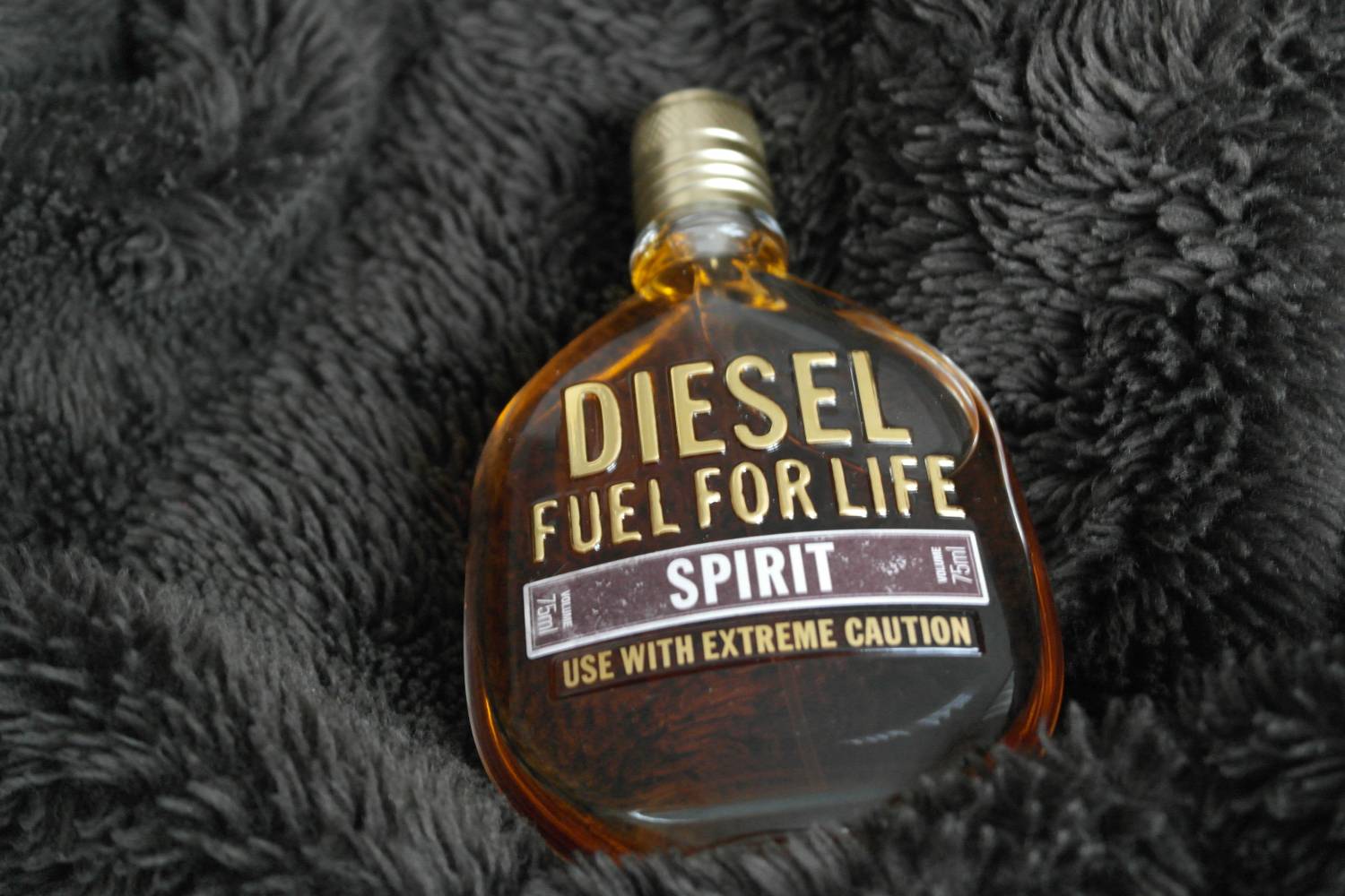 Музыка и видеоролик из рекламы Diesel - Fuel For Life Spirit (Cindy Berthelot, Marc Madeleyn)