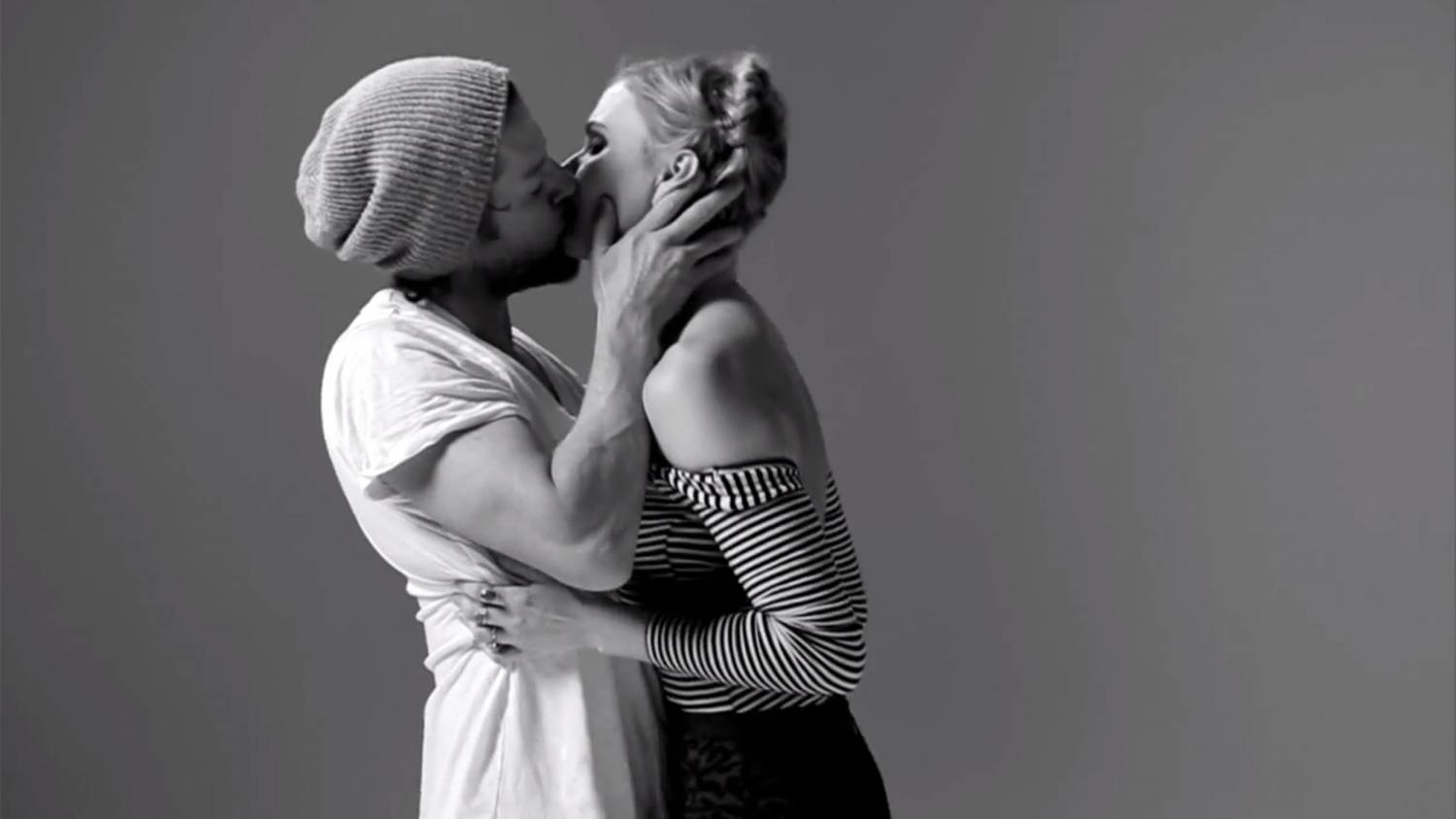 Музыка и видеоролик из рекламы Wren - First Kiss
