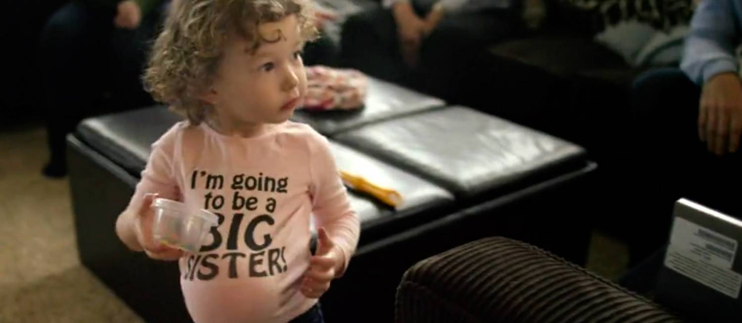 Музыка и видеоролик из рекламы Facebook - Big Sister Музыка и видеоролик из рекламы Facebook - Big Sister