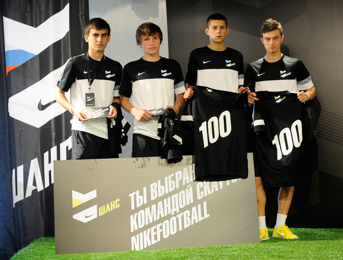 Музыка и видеоролик из рекламы Nike Football - Победитель остаётся Музыка и видеоролик из рекламы Nike Football - Победитель остаётся