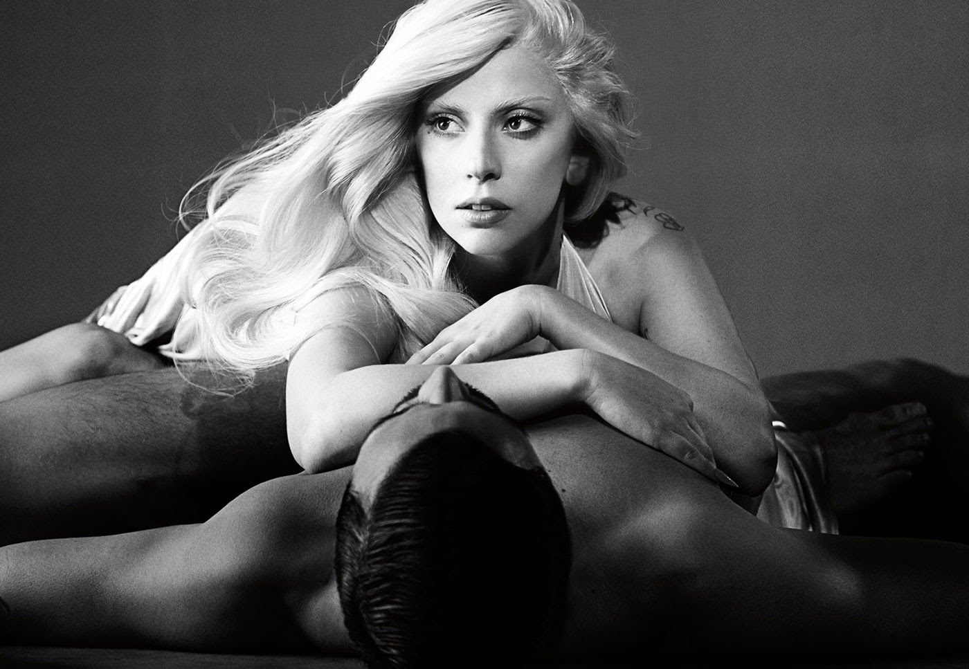 Музыка из рекламы Lady Gaga - Eau De Gaga