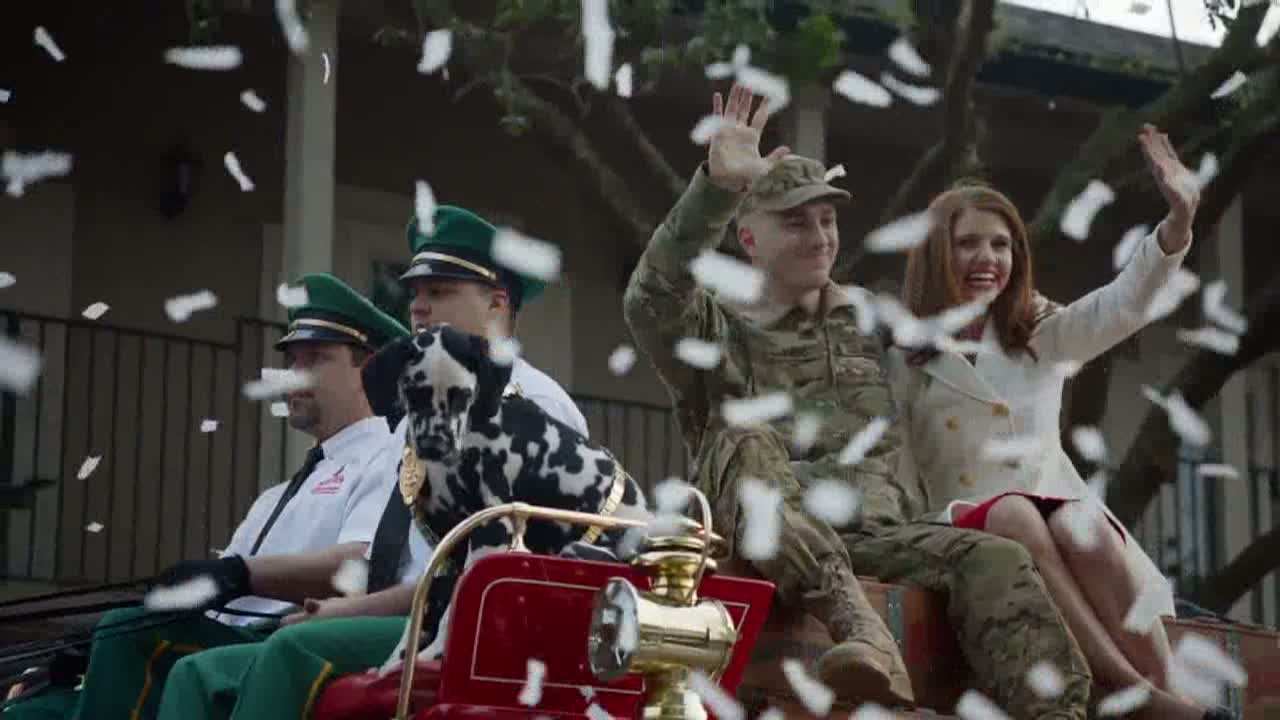 Музыка и видеоролик из рекламы Budweiser - A Hero's Welcome