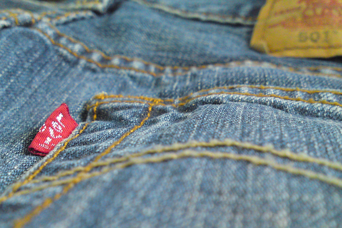 Музыка и видеоролик из рекламы Levi's - Live in Levi's (Holiday 2014) Музыка и видеоролик из рекламы Levi's - Live in Levi's (Holiday 2014)