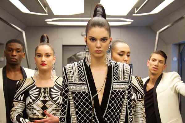 Музыка из рекламы H&M - Balmain (Kendall Jenner) Музыка из рекламы H&M - Balmain (Kendall Jenner)