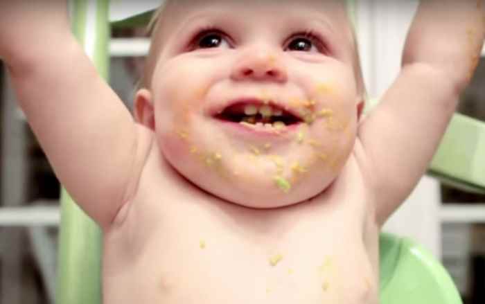 Музыка из рекламы Huggies - Baby's First Feast