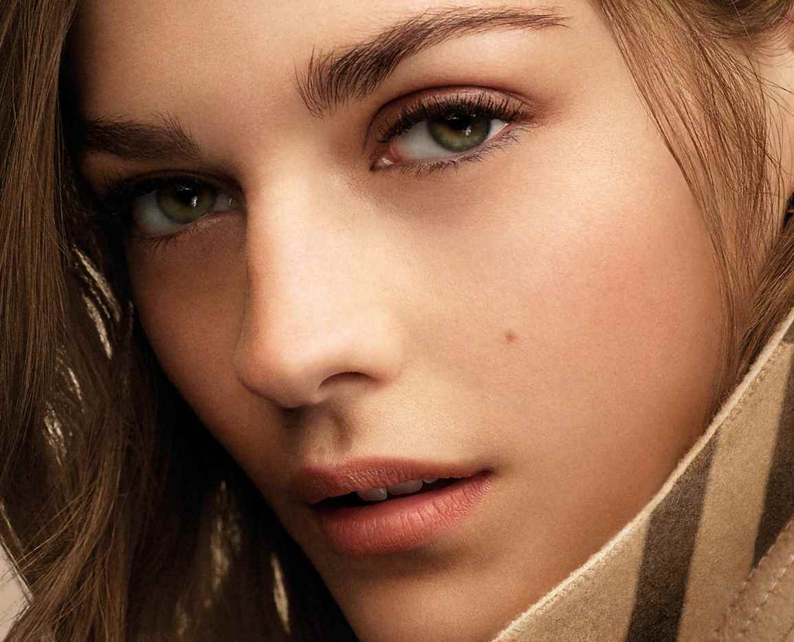 Музыка из рекламы Burberry - Cashmere Collection make-up (Amber Anderson) Музыка из рекламы Burberry - Cashmere Collection make-up (Amber Anderson)