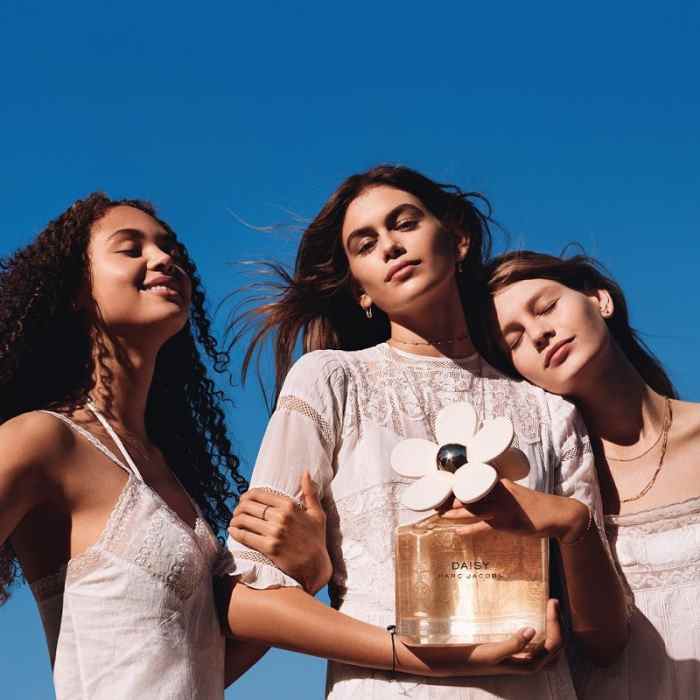 Музыка из рекламы Marc Jacobs - Daisy (Kaia Gerber) Музыка из рекламы Marc Jacobs - Daisy (Kaia Gerber)