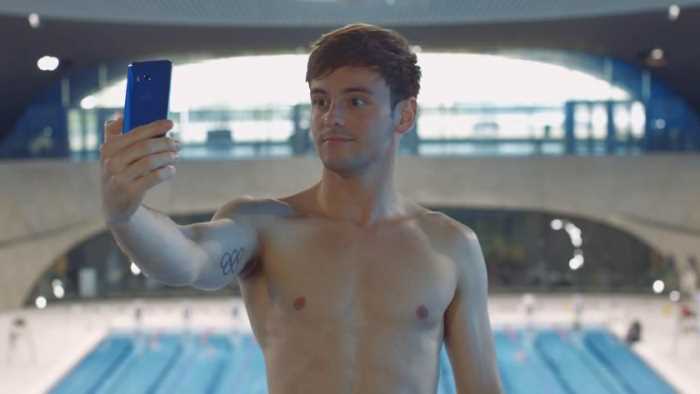 Музыка из рекламы HTC U11 - Extreme Selfies (Tom Daley) Музыка из рекламы HTC U11 - Extreme Selfies (Tom Daley)