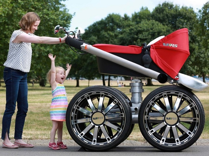 Самая гигантская детская коляска в мире!