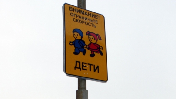 У пешеходных переходов вблизи школ хотят расставить картонных детей