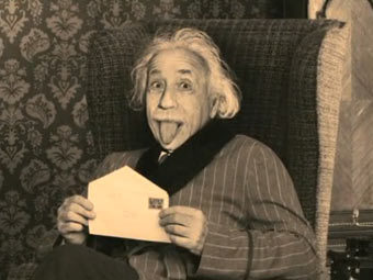 Sony "домыслила" контекст знаменитых фото Эйнштейна и Монро