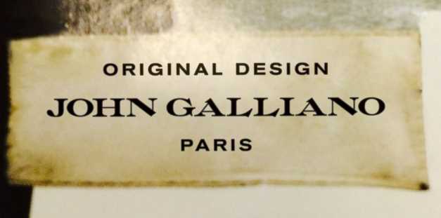 John Galliano отказался от «готического» знака