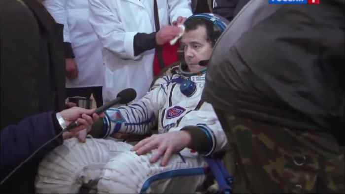 Первый полет Д. Медведева в космос.