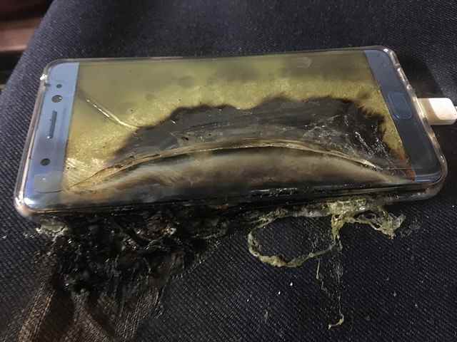 Samsung выяснила, почему батареи Galaxy Note7 загорались