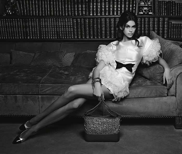 Кайя Гербер в рекламной кампании аксессуаров Chanel