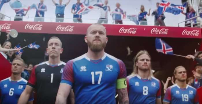 Вратарь сборной Исландии снял завораживающий ролик для Coca-Cola