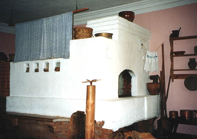 Русские дровяные печи каменки для бани и сауны