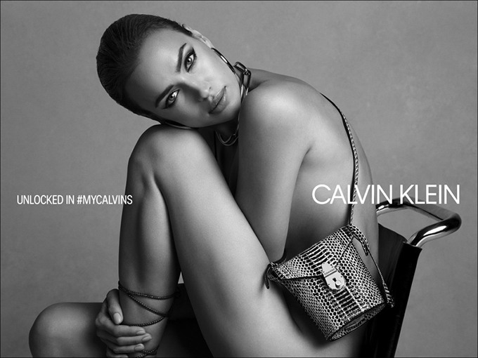 Ирина Шейк обнажилась для рекламы сумок Calvin Klein
