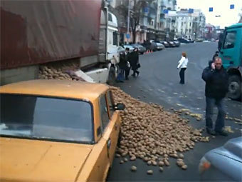 "Картофельное" ДТП в Киеве оказалось съемками рекламы чипсов