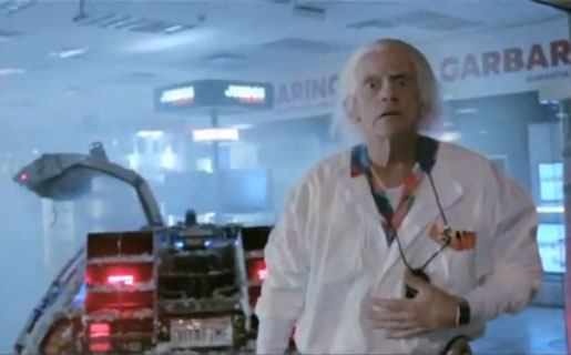 Сумасшедший доктор из фильма «Назад в будущее» вернулся