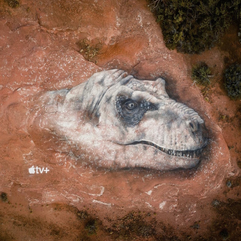 Apple создал гигантские изображения тираннозавра рекса и других на природных ландшафтах