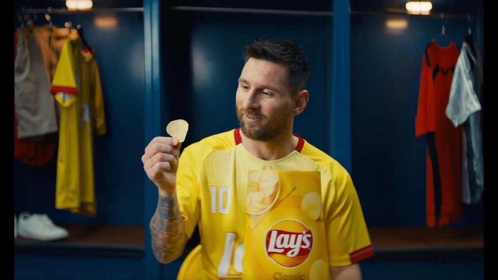Lay’s поменял футбольный гимн в новой рекламе с участием Лионеля Месси