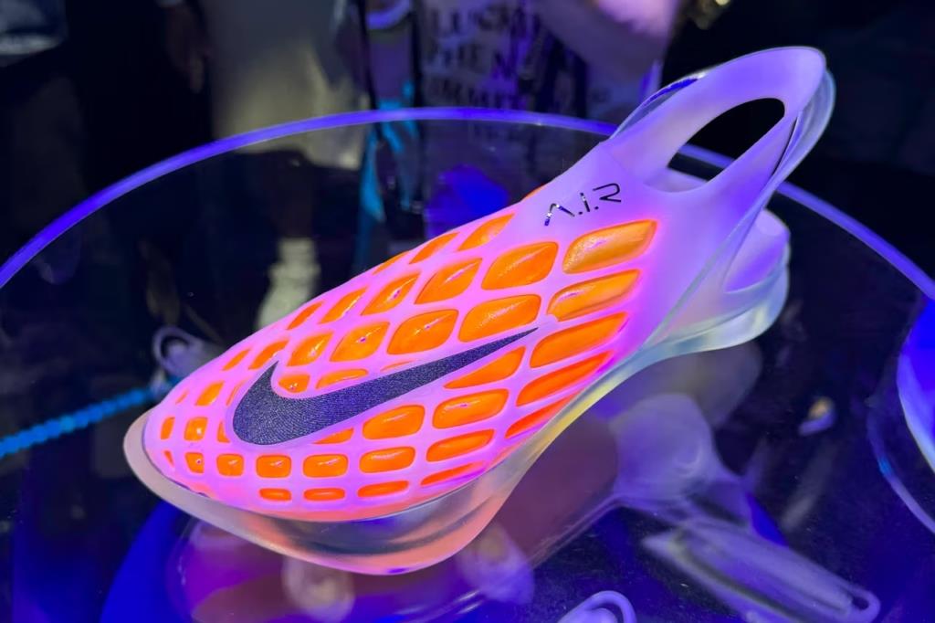 Nike представил кроссовки, созданные с помощью ИИ