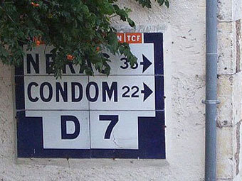 Производителя презервативов оштрафовали за использование топонима Кондом