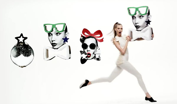 Карли Клосс и ее новогодние подарки: рекламное видео