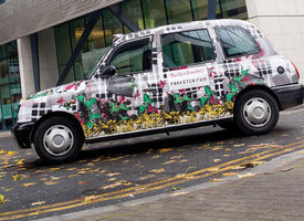 Meadham Kirchhoff украсили лондонские такси