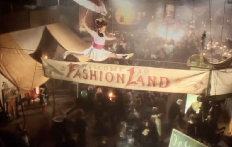 Музыка из рекламы C&A - Alice In Fashionland