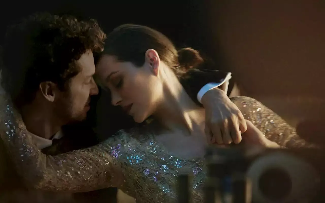 CHANEL N°5 (Marion Cotillard, Jérémie Bélingard) CHANEL N°5 (Marion Cotillard, Jérémie Bélingard)