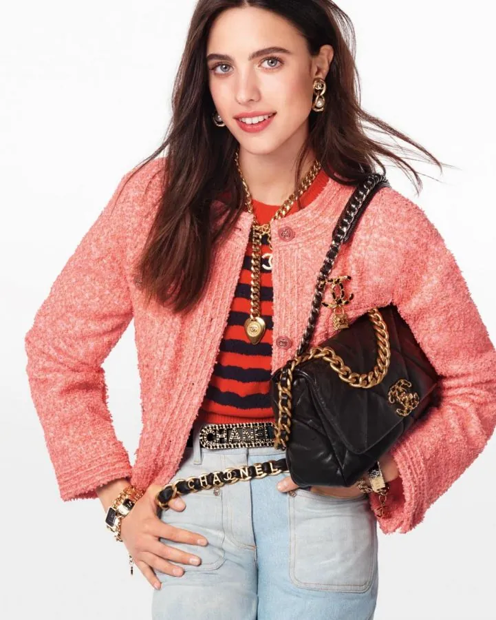 CHANEL - The CHANEL 19 Bag (Margaret Qualley, Taylor Russell, Marine Vacth) CHANEL - The CHANEL 19 Bag (Margaret Qualley, Taylor Russell, Marine Vacth)
