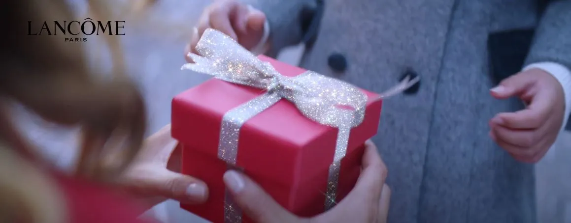 Lancôme - Every Moment Together Is a Gift (Julia Roberts) Lancôme - Every Moment Together Is a Gift (Julia Roberts)