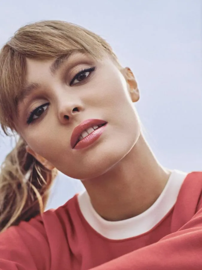 Chanel - Rouge Coco Bloom (Lily-Rose Depp) Chanel - Rouge Coco Bloom (Lily-Rose Depp)