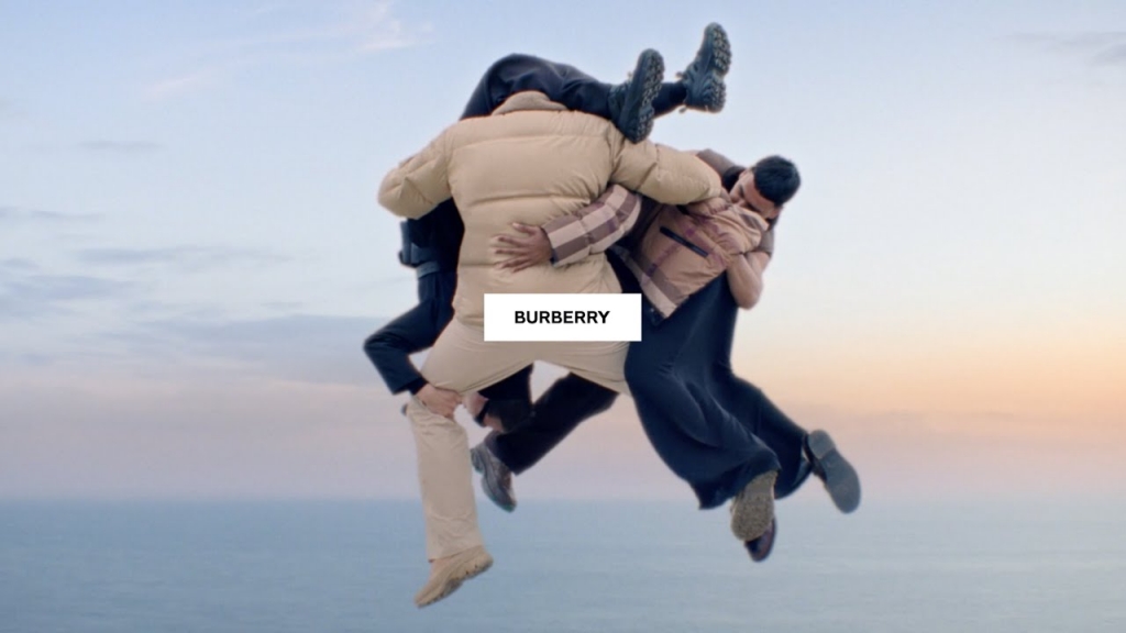 Музыка из рекламы Burberry - Open Spaces