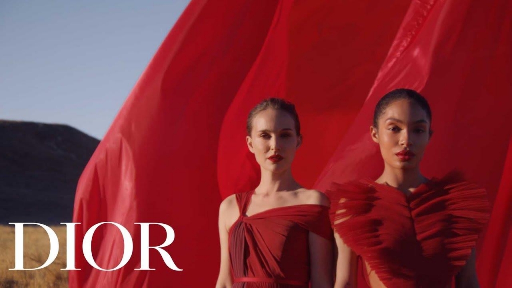 Музыка из рекламы Dior Rouge Forever (Yara Shahidi, Natalie Portman) (2022)...