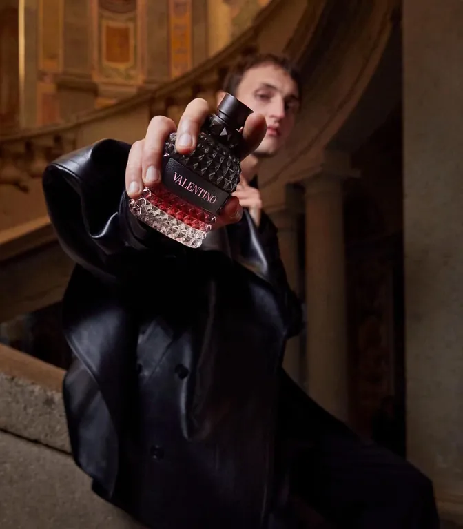 Valentino - Born in Roma Intense (Adut Akech, Anwar Hadid)